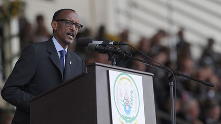 Le pr&eacute;sident rwandais Paul Kagam&eacute; lors de la c&eacute;r&eacute;monie d'hommage aux victimes du g&eacute;nocide, lundi 7 avril 2014, &agrave; Kigali. (SIMON MAINA / AFP)