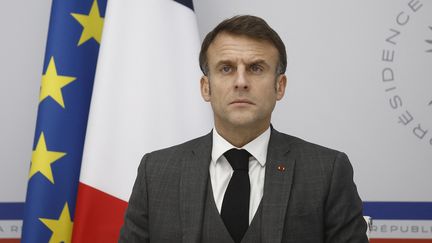 Le président de la République Emmanuel Macron à l'Elysée à Paris le 6 décembre 2023. (YOAN VALAT / POOL)