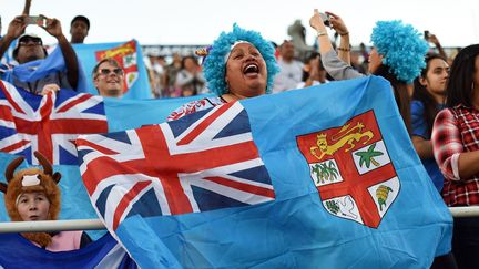 Une fan&nbsp;soutient l'équipe de rugby à VII des Tsonga lors de la rencontre contre les Etats-Unis, le 13 février 2015. (ETHAN MILLER / GETTY IMAGES NORTH AMERICA / AFP)