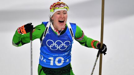 La biathlète&nbsp;biélorusse Darya Domracheva après sa victoire lors du relais féminin jeudi 22 février aux JO de Pyeongchang (Corée du Sud). (FRANK HOERMANN/SVEN SIMON / SVEN SIMON)