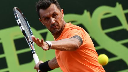 Le "tennisman" italien (ou footballeur plutôt ?) Paolo Maldini. (MARCO BERTORELLO / AFP)