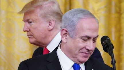 Le président des Etats-Unis, Donald Trump, et le Premier ministre israélien, Benyamin Nétanyahou, présentent le "plan" de Trump pour le Proche-Orient, le 28 janvier 2020 à Washington. (MANDEL NGAN / AFP)