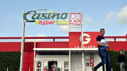 Une enseigne Casino à Morlais, le 26 juin 2023. (NICOLAS CR?ACH / MAXPPP)