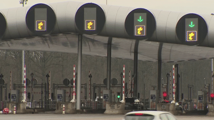 Péages : comment expliquer cette hausse des tarifs sur les autoroutes ? (France 3)