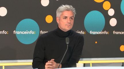 L'animateur et journaliste Jean-Baptiste Boursier, invité de l'émission Info médias. Il est le nouveau joker de Gilles Bouleau pour le JT de 20H sur TF1. (FRANCE INFO - INFO MEDIAS)