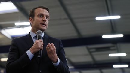 Emmanuel Macron, près de Paris, le 18 avril 2017. (THOMAS SAMSON / POOL / AFP)