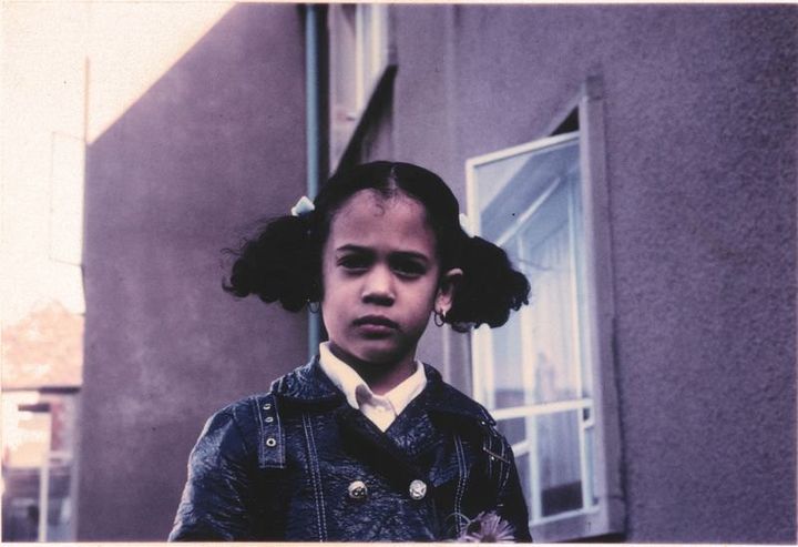 Photo non datée de Kamala Harris, enfant, à Berkeley (Californie). (KAMALA HARRIS / TWITTER)