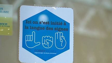 Initiative : former les commerciaux à la langue des signes