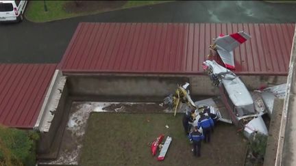 Alors que certains évoquent un miracle, le pilote âgé de 82 ans a dû affronter la panne de deux moteurs de l'appareil afin de tenter de se poser au sein d'un quartier de Villejuif (Val-de-Marne).