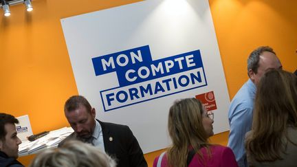 Un salon dédié au CPF, le 21 novembre 2023 à Paris. (BRUNO LEVESQUE / MAXPPP)