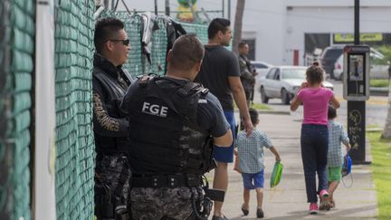 La police mexicaine à la recherche du fils du narcotrafiquant El Chapo après son enlèvement en aout 2016. (HECTOR GUERRERO / AFP)