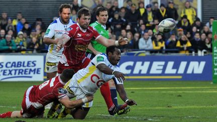 Sitiveni Sivivatu (Clermont-Llanelli) (THIERRY ZOCCOLAN / AFP)