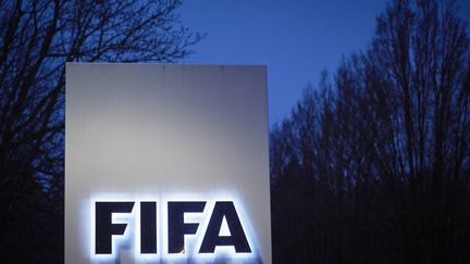 Le logo de la FIFA  (MICHAEL BUHOLZER / AFP)