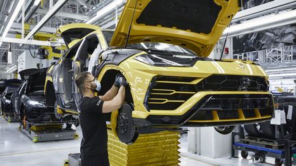 Une chaîne de montage Lamborghini à Sant'Agata Bolognese (Italie), le 4 mai 2020. (HANDOUT / LAMBORGHINI)