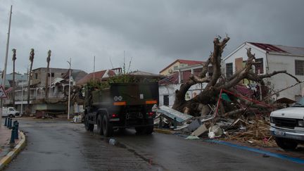 Une rue de Marigot, à Saint-Martin, mardi 19 septembre 2017. (HELENE VALENZUELA / AFP)