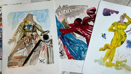 Certaines des onze lithographies de Salvador Dalí retrouvées dans un garage londonien et vendues aux enchères, lundi 30 septembre 2024, à Londres (Grande-Bretagne). (HANSONS RICHMOND / COVER IMAGES / SI / SIPA)