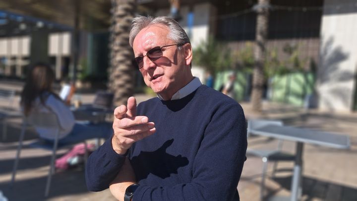 Michael Kozicki, professeur à l’université d’État d’Arizona, estime que la politique étrangère des démocrates est un échec. (GILLES GALLINARO / RADIO FRANCE)