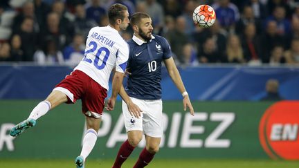 Le joueur de l'&eacute;quipe de France Karim Benzema le 8 octobre 2015 &agrave; Nice (Alpes-Maritimes). (VALERY HACHE / AFP)