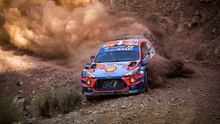 Sébastien Loeb au volant de sa Hyundai, en Turquie (GREGORY LENORMAND / DPPI MEDIA)