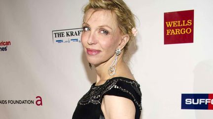 A 48 ans, Courtney Love semble d&eacute;sormais plus &agrave; l'aise sur un tapis rouge &nbsp;que sur une sc&egrave;ne.&nbsp; (CHARLES SYKES / AP / SIPA)