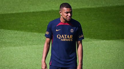 Kylian Mbappé à l'entraînement à Poissy le 20 juillet 2023. (MATTHIEU MIRVILLE / AFP)