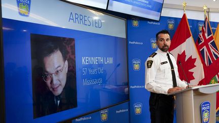 Un inspecteur de police de York (Canada) lors d'une conférence de presse à Mississauga, le 29 août 2023. (ARLYN MCADOREY / AP / SIPA)