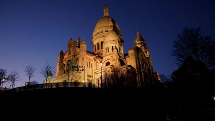 Le Sacré-Cœur de nuit, en février 2021. (THOMAS COEX / AFP)