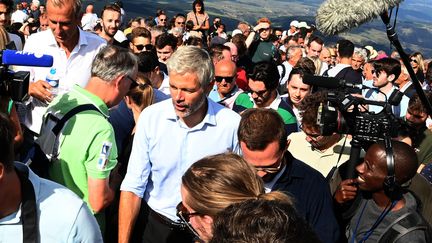 Laurent Wauquiez en 2022 lors de l'ascension du mont Mézenc (PHILIPPE VACHER / MAXPPP)