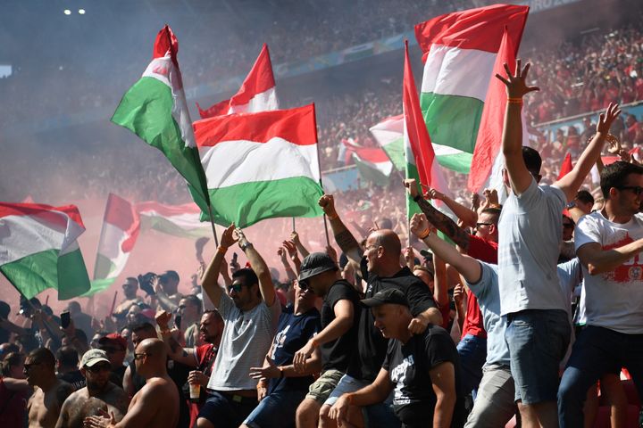 Plus de 60 000 supporters hongrois ont donné de la voix contre l'équipe de France à l'Euro 2021, samedi 19 juin. (FRANCK FIFE / POOL / AFP)