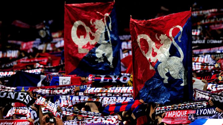 Les supporters de l'Olympique lyonnais lors du match Lyon-Bayern, le 27 avril 2010 &agrave; Lyon. (JAMIE MCDONALD / GETTY IMAGES)