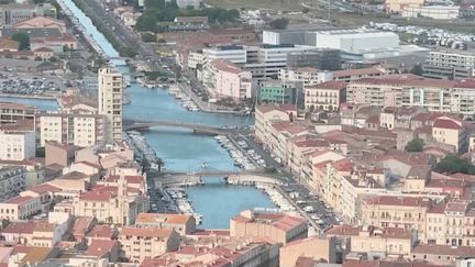 Cela fait plusieurs jours que la France se déconfine progressivement. À Sète (Hérault), les habitants respirent enfin et peuvent à nouveau se balader dans les rues.
 (CAPTURE D'ÉCRAN FRANCE 3)