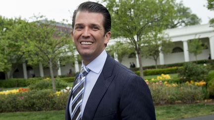 Le fils du président américain, Donald Trump Jr., devant la Maison Blanche, à Washington D.C, le 17 avril 2017. (SAUL LOEB / AFP)