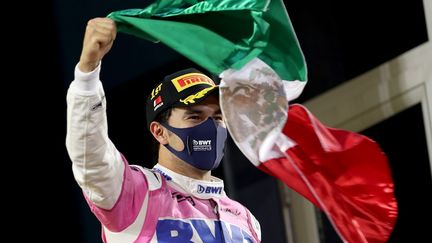 Sergio Perez après avoir remporté le premier Grand Prix de sa carrière à Bahreïn (KAMRAN JEBREILI / POOL)