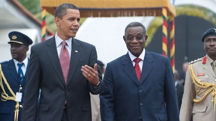 MM.Obama et Atta-Mills à Accra le 11 juillet 2009. (AFP PHOTO / SAUL LOEB)