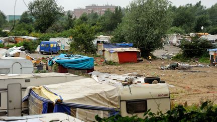 Un camp de Roms &agrave; Lille (Nord), le 8 ao&ucirc;t 2012.&nbsp; (PHILIPPE HUGUEN / AFP)