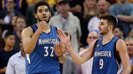 Karl-Anthony Towns et Ricky Rubio, les deux joueurs des Timberwolves