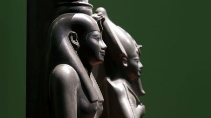 Statues d'Isis et Osiris du musée du Caire, à l'Institut du monde arabe dans le cadre de l'exposition "Osiris, mystères engloutis d'Egypte" (7 septembre 2015)
 (Annie Viannet / MAXPPP)