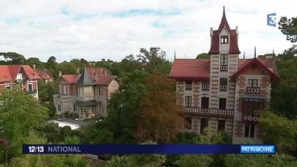 Fenêtre sur le quartier de la ville d'hiver à Arcachon