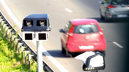 Routes : un nouveau radar au stop