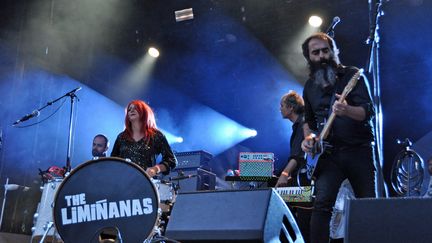 Emmanuelle Seigner a fait une apparition surprise lors du concert de Liminanas à Rock en Seine pour chanter "Shadow People". (Voir notre interview de Marie et Lionel de Liminanas dans les coulisses de Rock en Seine)
 (Olivier Flandin FTV)