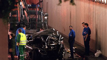 Dans la nuit du 30 au 31 août 1997, Lady Di a un violent accident de voiture dans le tunnel de l'Alma à Paris, les funérailles de la princesse auront lieu le 6 septembre. (JCCP / MAXPPP)