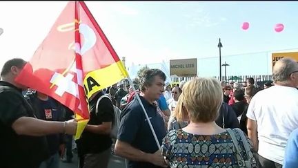 Marne : policiers et militants CGT manifestent au passage du Premier ministre