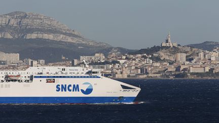 &nbsp; (© MaxPPP /Le navire "Pascal Paoli" a quitté le port de Marseille, jeudi, après la fin de la grève.)