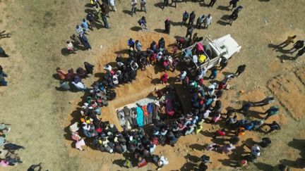 A mass grave in Maiyanga, Plateau State (Nigeria), December 27, 2023. (KIM MASARA / AFPTV)