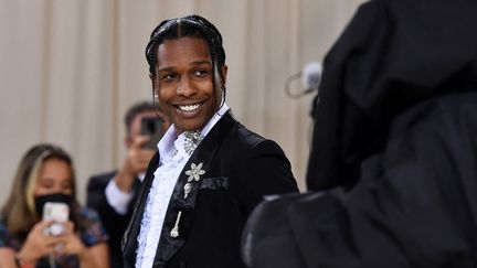 Le rappeur américain A$AP Rocky lors de son arrivée au Gala du Met à New York, le 13 septembre 2021. (ANGELA WEISS / AFP)