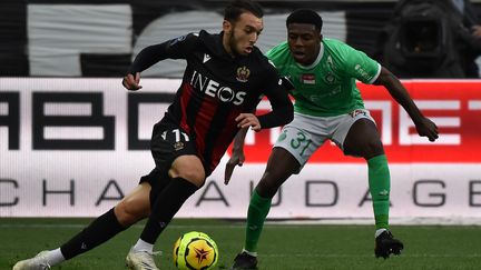 Le Niçois Amine Gouiri a puni les Verts (JEAN-PHILIPPE KSIAZEK / AFP)