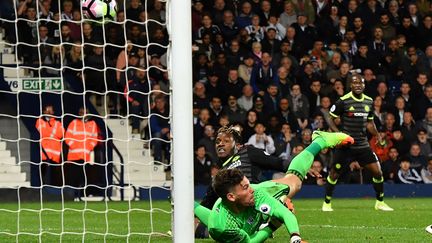 Michy Batshuayi a offert le titre à Chelsea.  (ANTHONY DEVLIN / AFP)