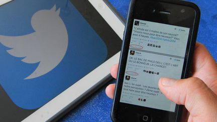 &nbsp; (La BPCE lance le premier système de paiement par Twitter.© Maxppp)