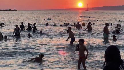 Canicule : l’est de la France encore touché par les fortes chaleurs à la mi-août (France 2)