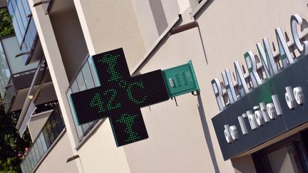 Dans le nord de l'Isère, le thermomètre affiche 42 °C, le 26 juillet 2018.&nbsp; (ALLILI MOURAD / SIPA)